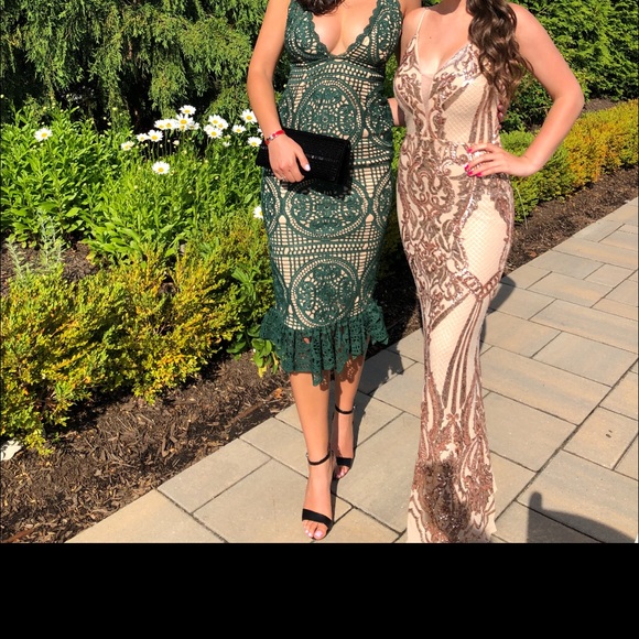 Betsy and Adam evening sequence gown size 6 - Picture 1 of 9